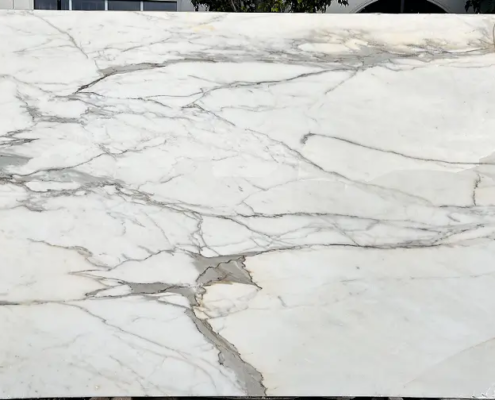 Calacatta Borghini 112”x79”x ¾”