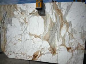 Calacatta Macchia Vecchia – Exquisite Italian marble with golden and gray veining that creates a painterly effect.