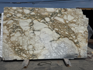 Calacatta Monet Antico – Artistic marble with flowing gray and violet tones; elegant and full of natural character.